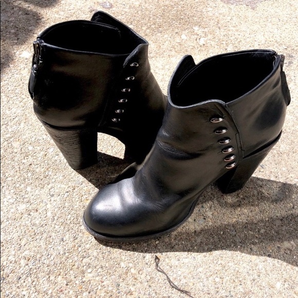 Rag and bone/ Ayle studded heel bootie! - Picture 5 of 8